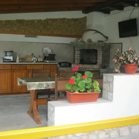 ゲストハウス лазов *